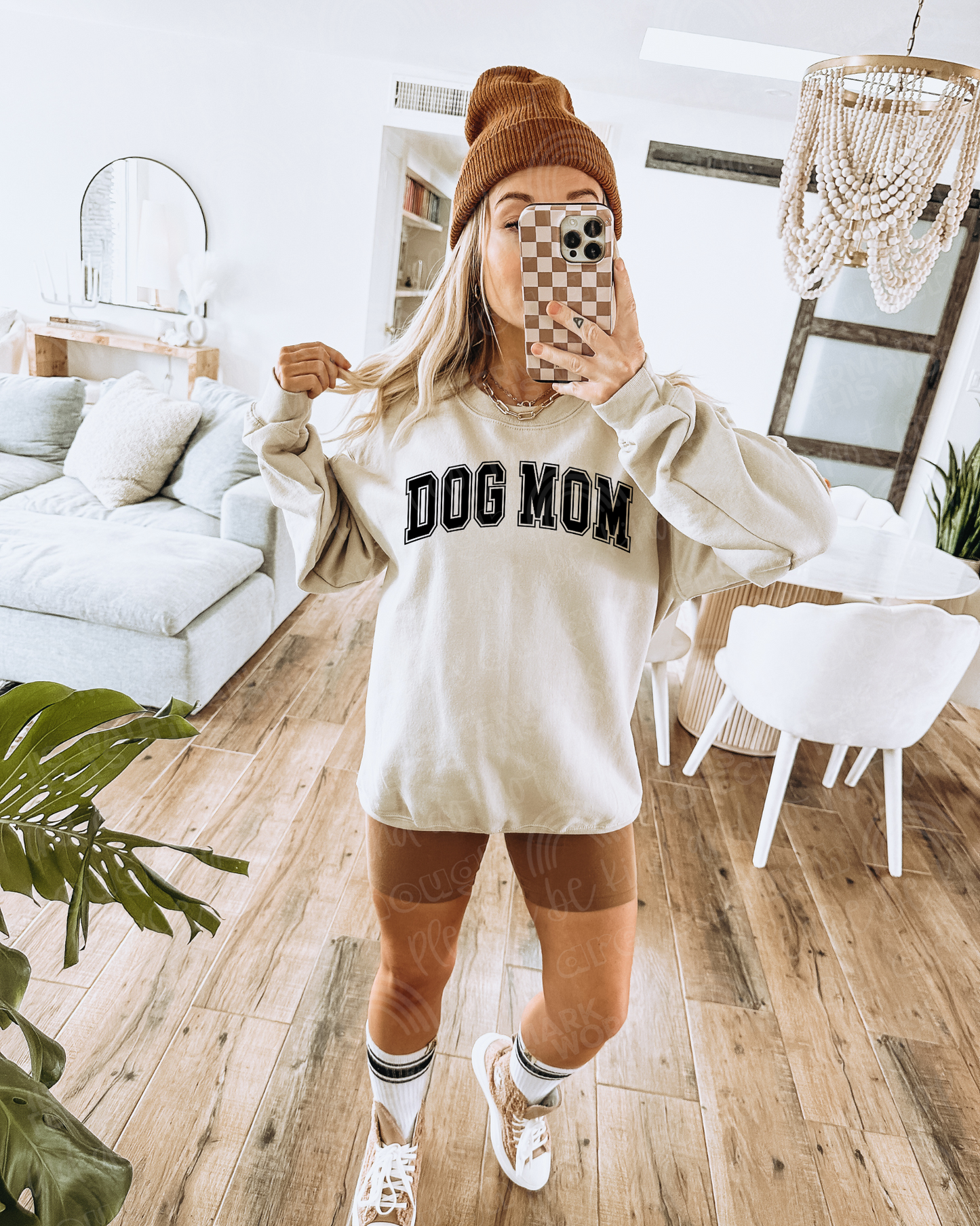 Dog Mom Graphic Tee